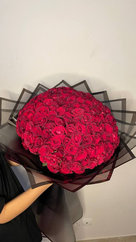 دسته گل طبیعی 200 شاخه رز هلندی قرمز
