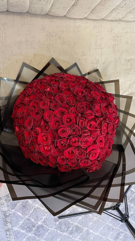 دسته گل طبیعی 200 شاخه رز هلندی قرمز