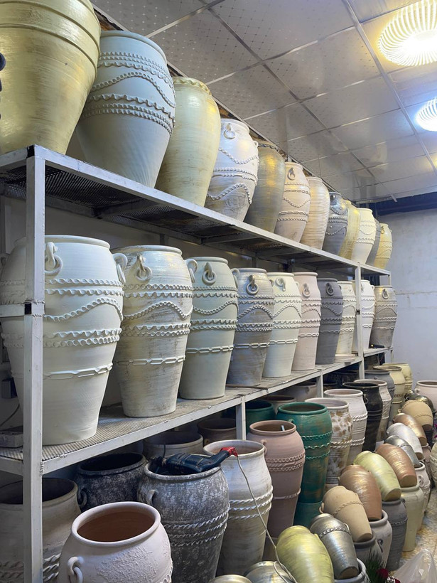گلدان پتینه شده ۸۰سانتی رنگ بژطلایی