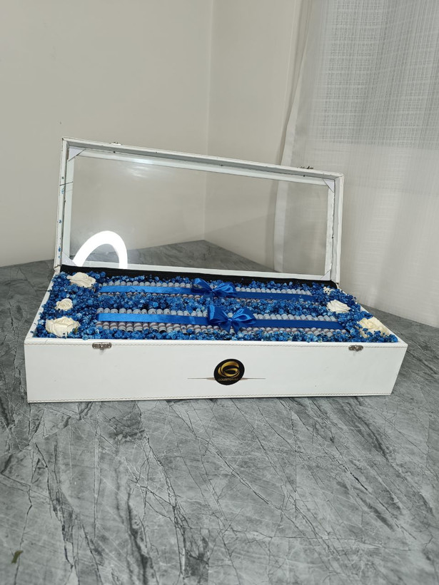 باکس پول و گل ژیپسوفیلا با تزیین داخل و رنگبندی دلخواه