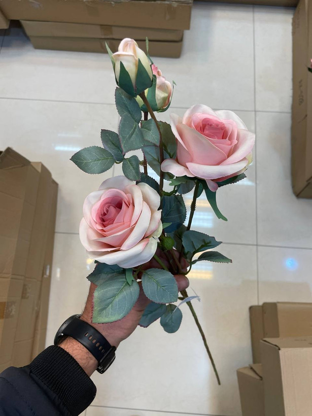 شاخه رز فرانسوی مصنوعی سرگل درشت صورتی کم رنگ
