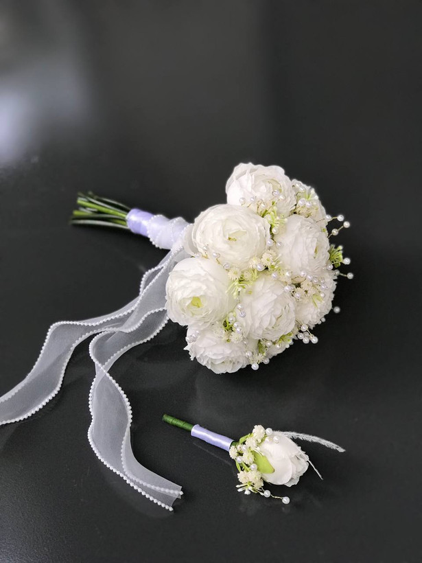 دسته گل پیونی مرواریدی ۱۰ شاخه +گل کت