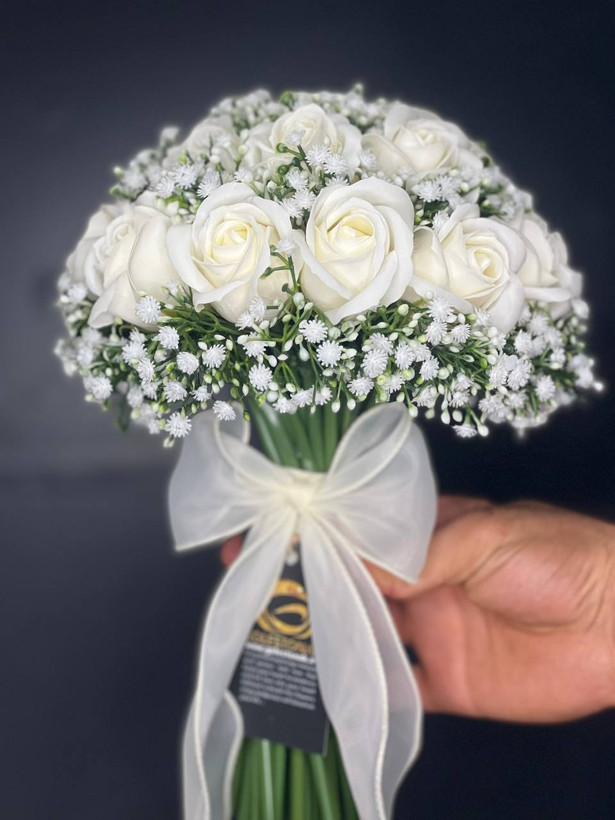 دسته گل عروس رز صابونی همراه با ژیپسو