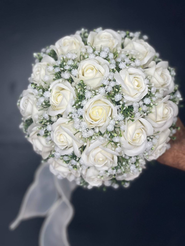 دسته گل عروس رز صابونی همراه با ژیپسو