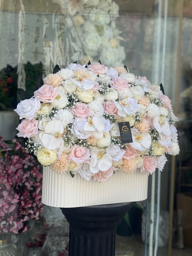 باکس گل مصنوعی باگلهای مصنوعی درجه1 تم رنگی (سفید گلبهی صورتی)