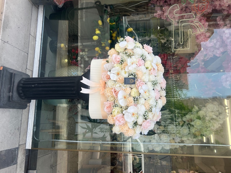 باکس گل مصنوعی باگلهای مصنوعی درجه1 تم رنگی (سفید گلبهی صورتی)