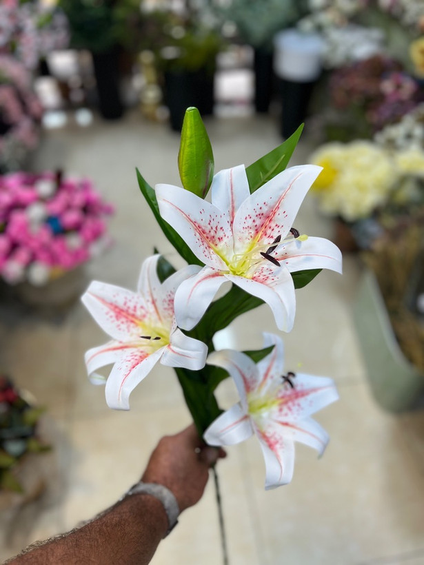 گل مصنوعی لیلیوم سفید