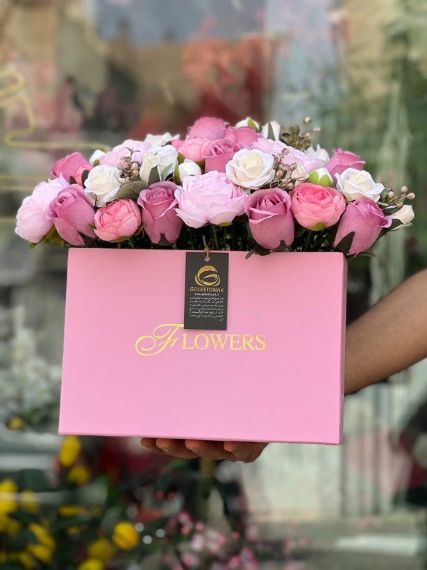 باکس گل مصنوعی رنگ یاسی باگلهادرجه1 رز پیونی و برگ