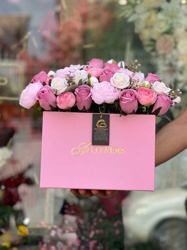باکس گل مصنوعی رنگ یاسی باگلهادرجه1 رز پیونی و برگ
